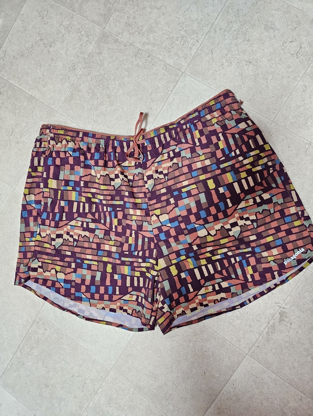Patagonia Women’s XXL Multi Trails Shorts 5” Drawstring Night Plum Patchwork 2XL